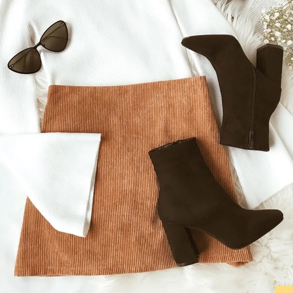 Lulus Dresses & Skirts - Lulus brown corduroy mini skirt